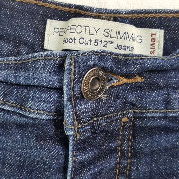 3/$30 // LEVI'S 512 Cut Off High-Rise Jean Shorts - Picture 6 of 6
